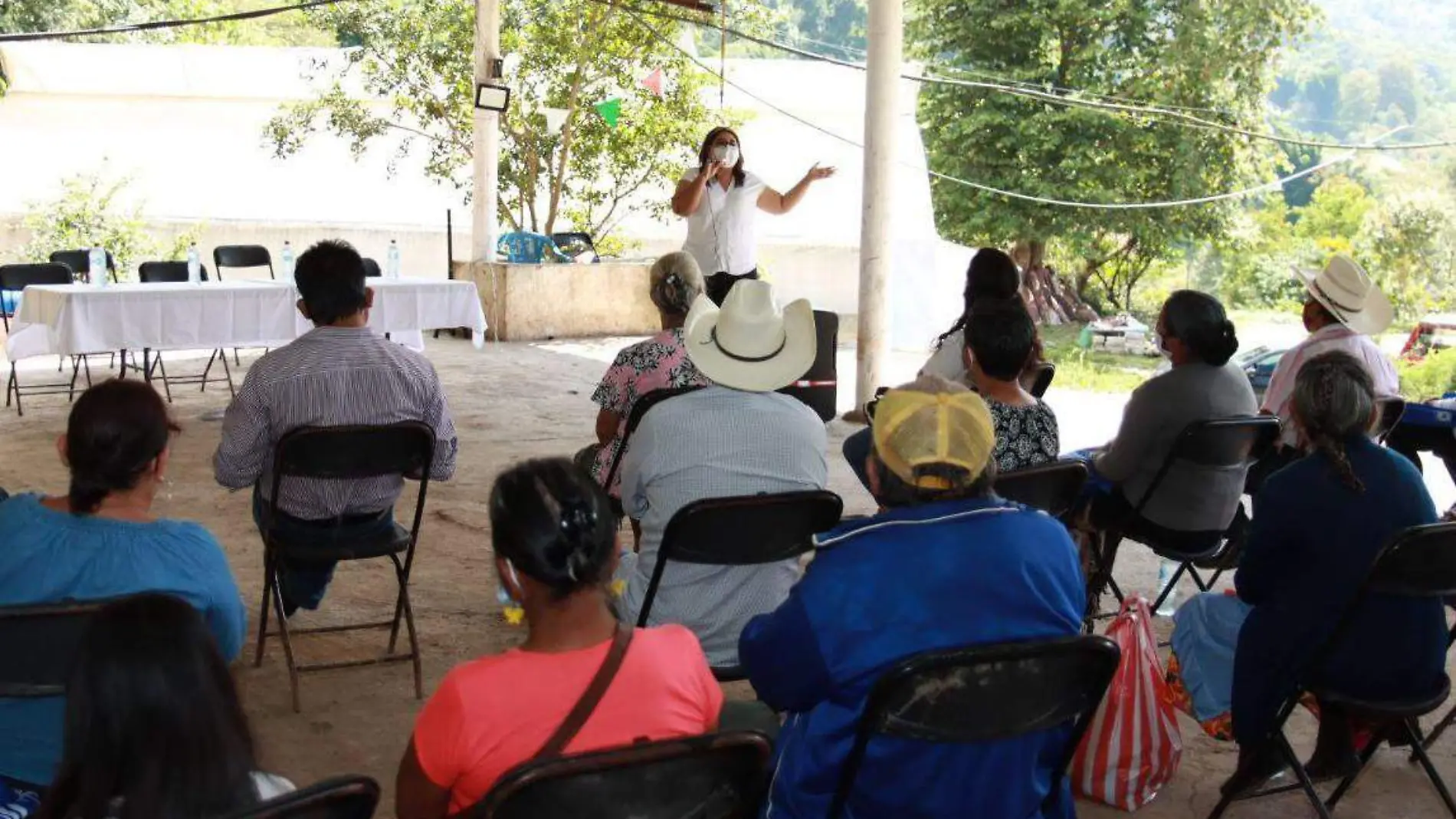 Después de librar por segunda ocasión la Covid-19, la presidenta del PAN en Puebla, Genoveva Huerta, retomó sus giras presenciales